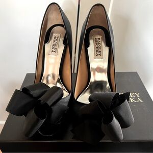 Badgley Mischka Karlisle Black Stiletto Heels with Bow in box